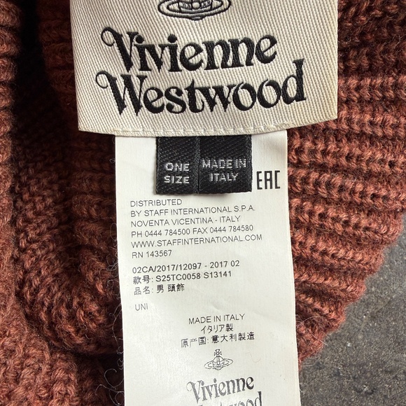 Vivienne Westwood 2017 Wool Beanie Rarely Worn w/ Orb - Picture 3 of 4